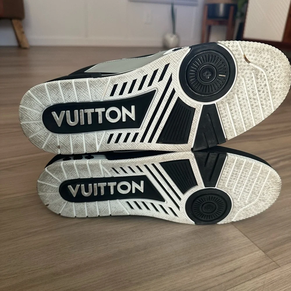 Louis Vuitton Black, White & Gray Men's Low-Top Sneakers - Picture 5 of 7